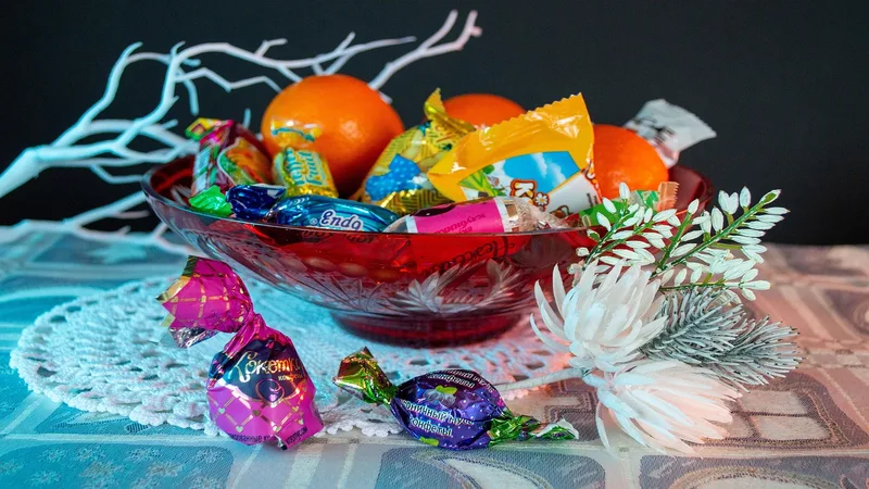 Đăng Ký jbobanca88 Nhận Thưởng 2026 | sweets,  candies,  heals,  dessert,  chocolate candies,  fruit,  tangerines,  snacks,  vases,  glass,  crystal,  crystal candy bowls,  tablecloth,  tableware,  holiday dishes,  red crystal,  baccarat,  ussr,  the product